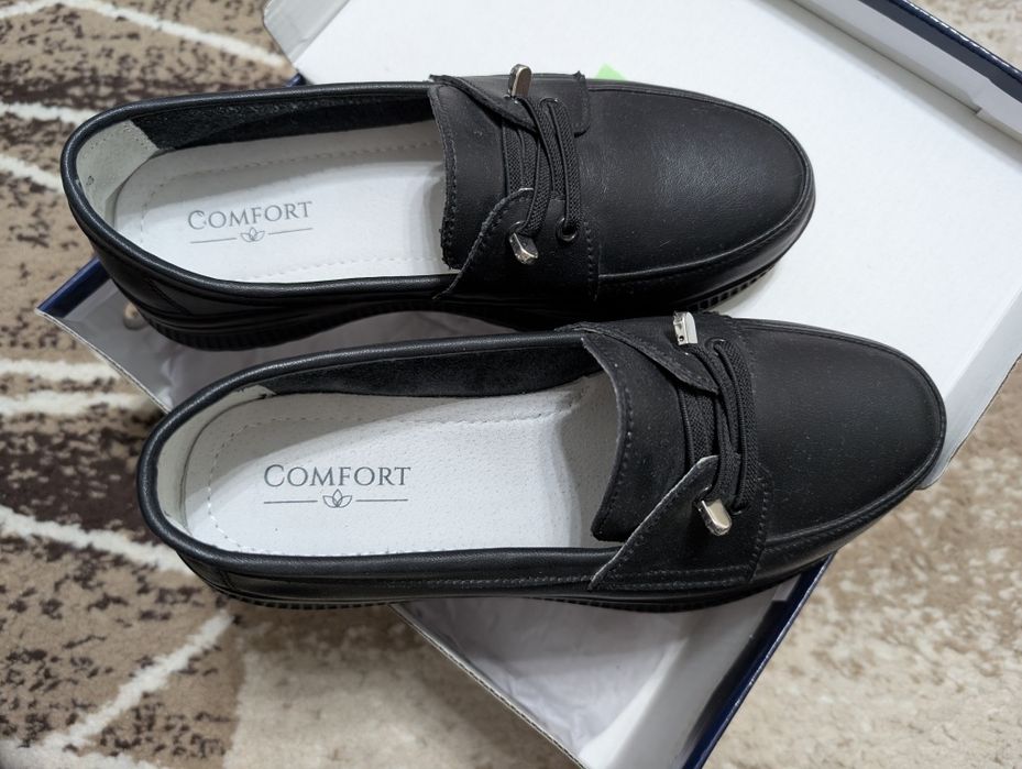 Продам женские мокасины