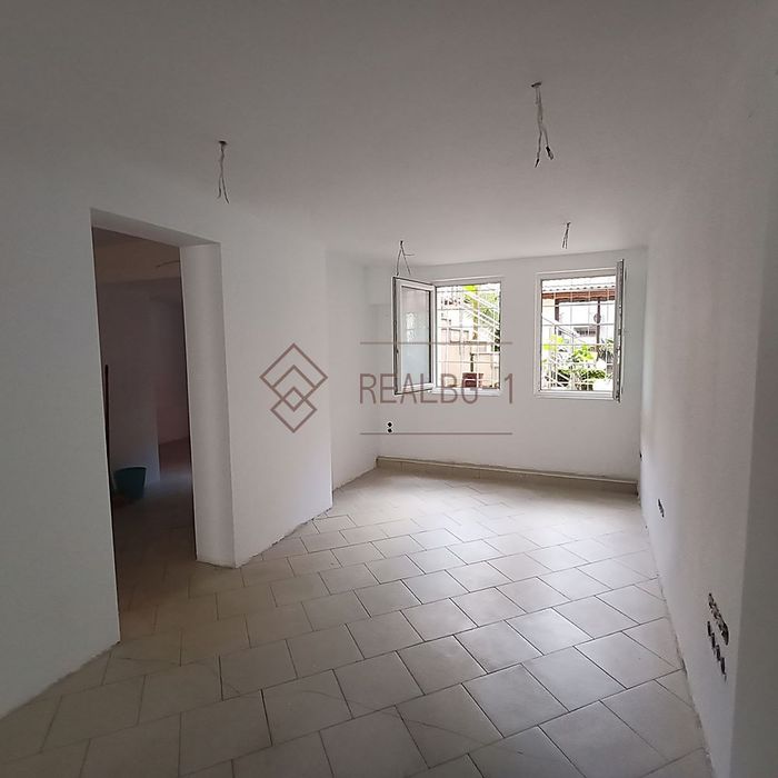 Дава се под наем Офис в Варна, ВИНС - 75 кв.м за 1200 € - Снимка #3