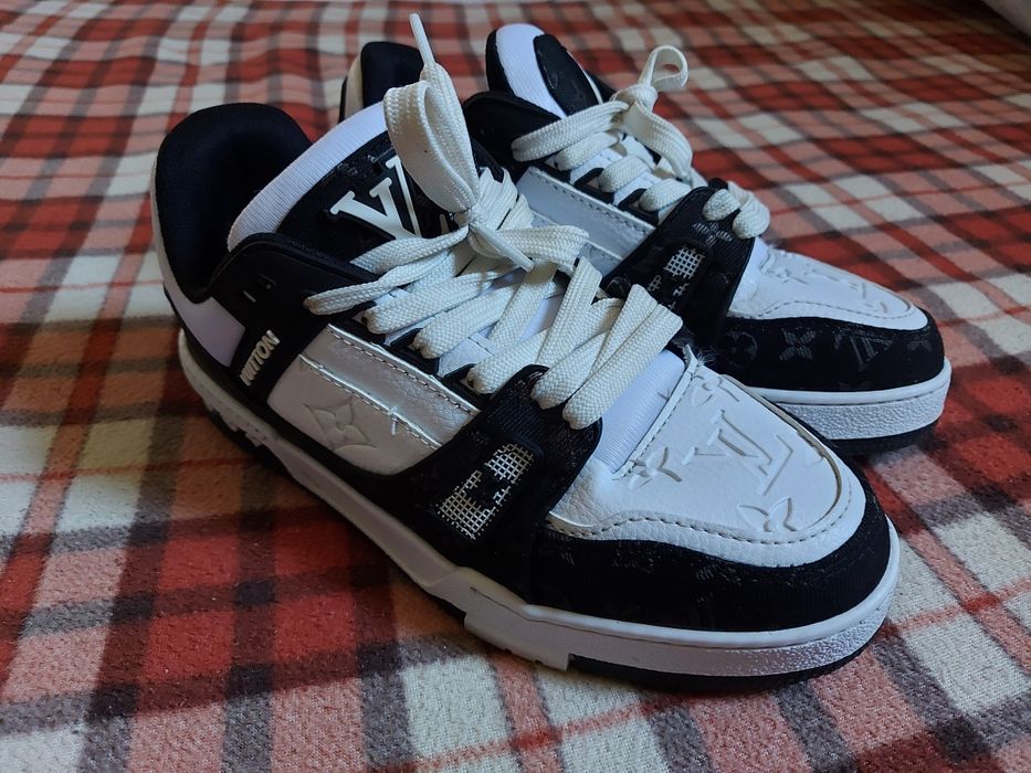Adidași Louis Vuitton