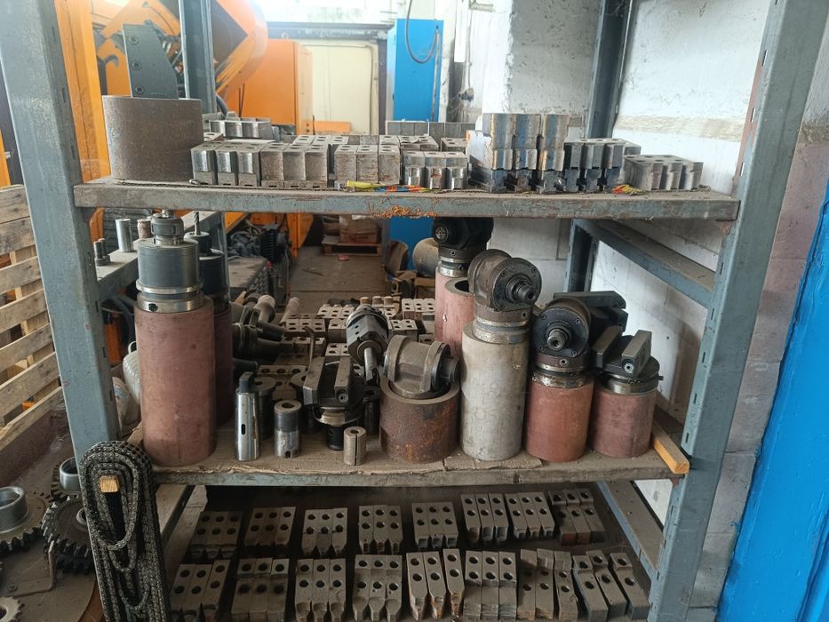 Продавам Мазак ST 25