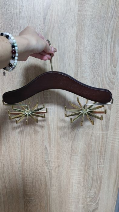 Вешалка для ремней