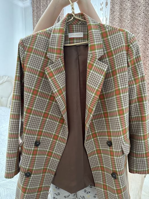 Костьюмы и брюки