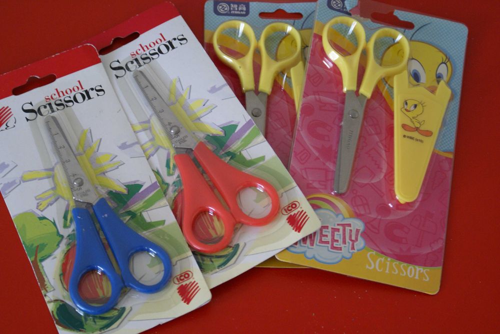 Acuarele, pensule, bloc de desen, creioane colorate