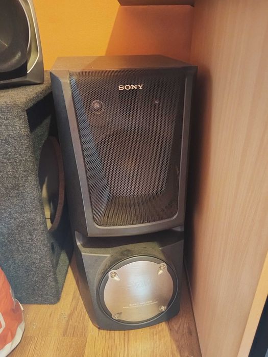 SONY XB8AV 320w nominal - 560 max power. Първото домашно кино. 180 евро е цената.