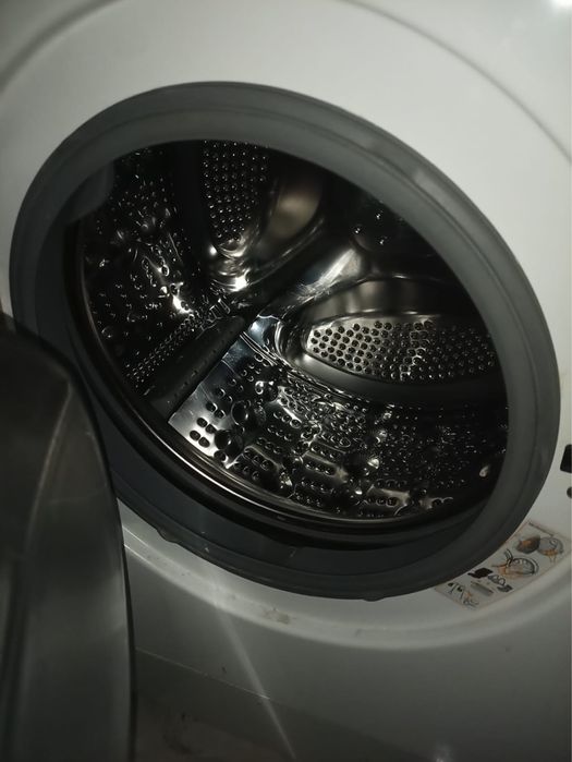 Продаю стиральную машину