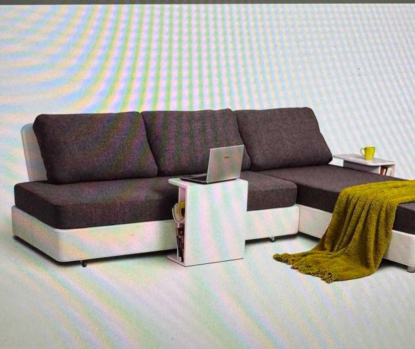 Чисто нов диван все още е в магазина