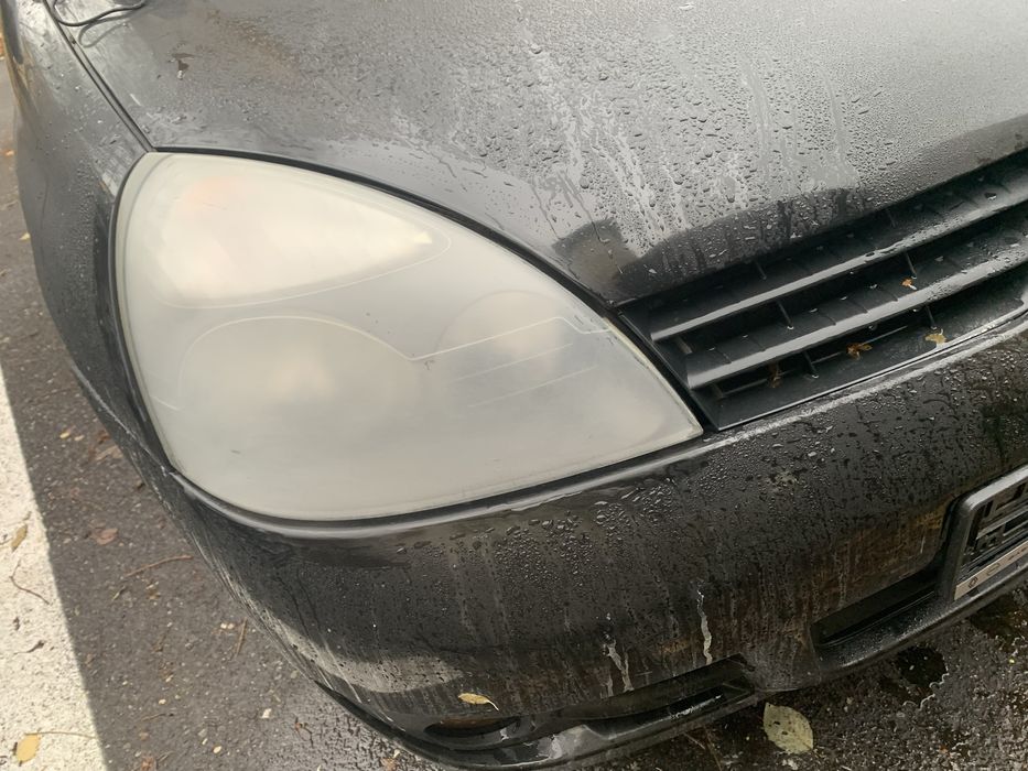 Polisez faruri auto