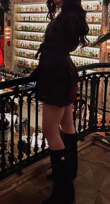 Сатенена кафява рокля