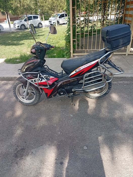 Продаю мото скутер