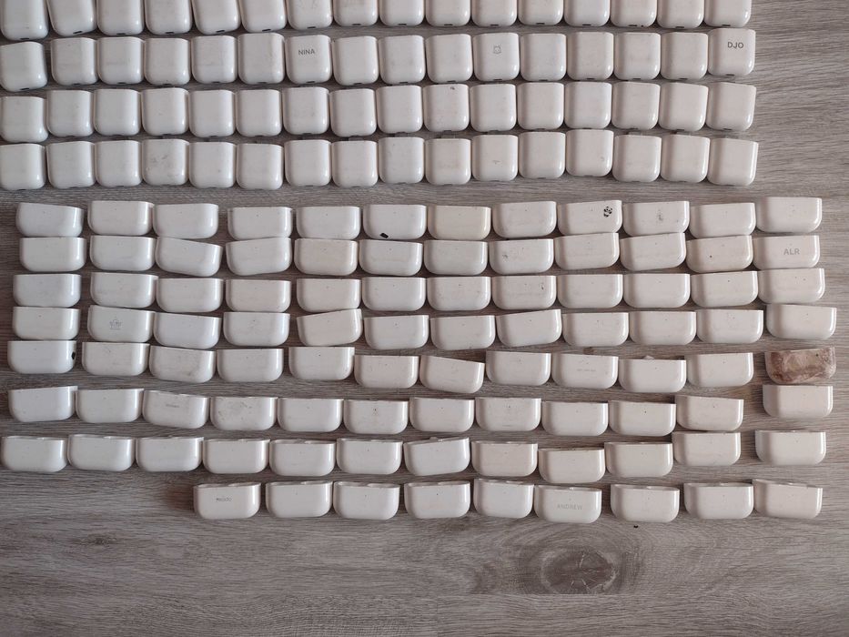 Лот от Apple Airpods Case 1/2/PRO