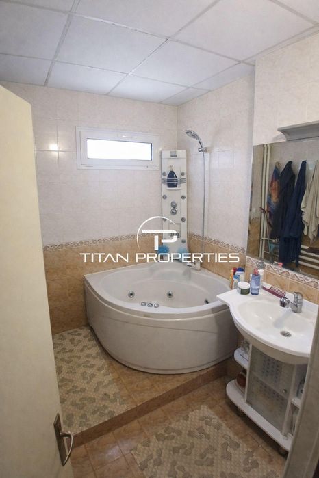 Тристаен апартамент за продажба в кв. Изгрев