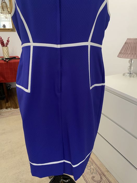 Vand rochie deosebita  , masura44