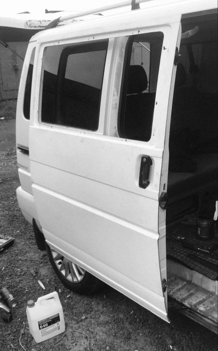 Продам дверь Vw Transporter T4