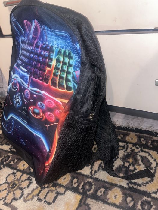 Рюкзак Новый, с барсеткой и пеналом.