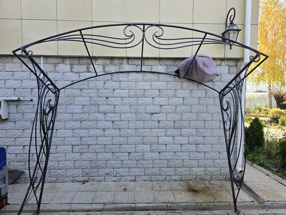 Козырёк входной группы