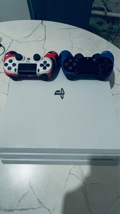 PlayStation 4 Pro (PS4 Pro)