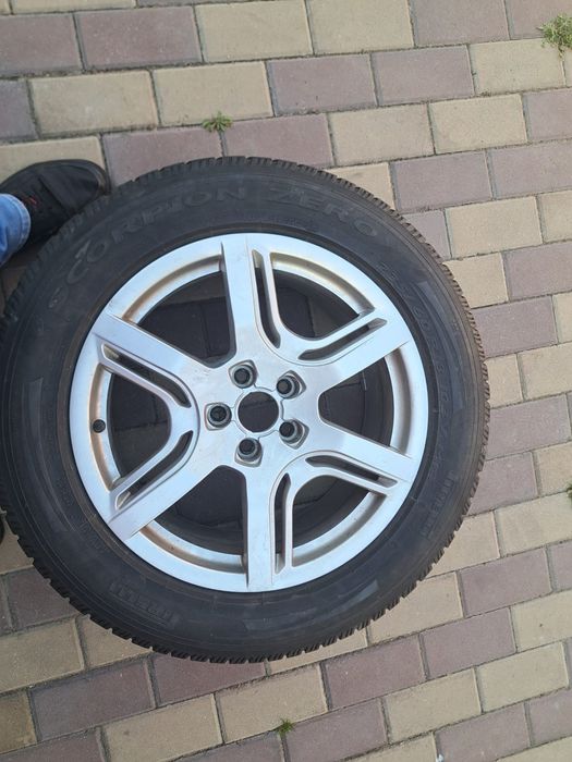 Vând jante cu cauciucuri  audi Q5