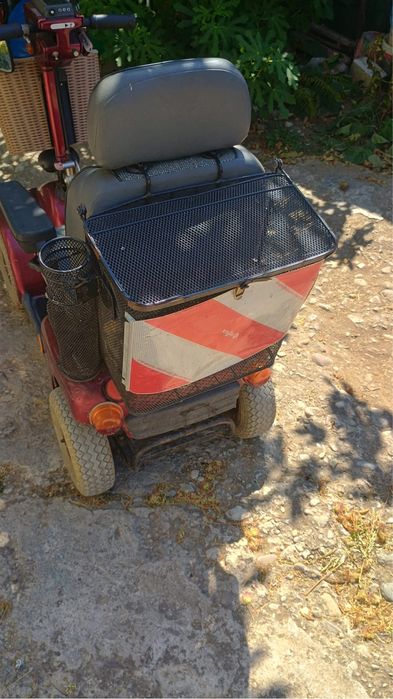 Carucior electric cu baterii noi
