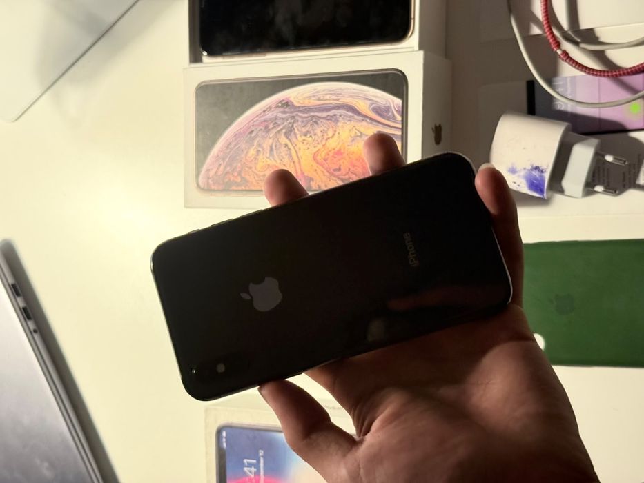 iPhone X ; iPhone Xs Max