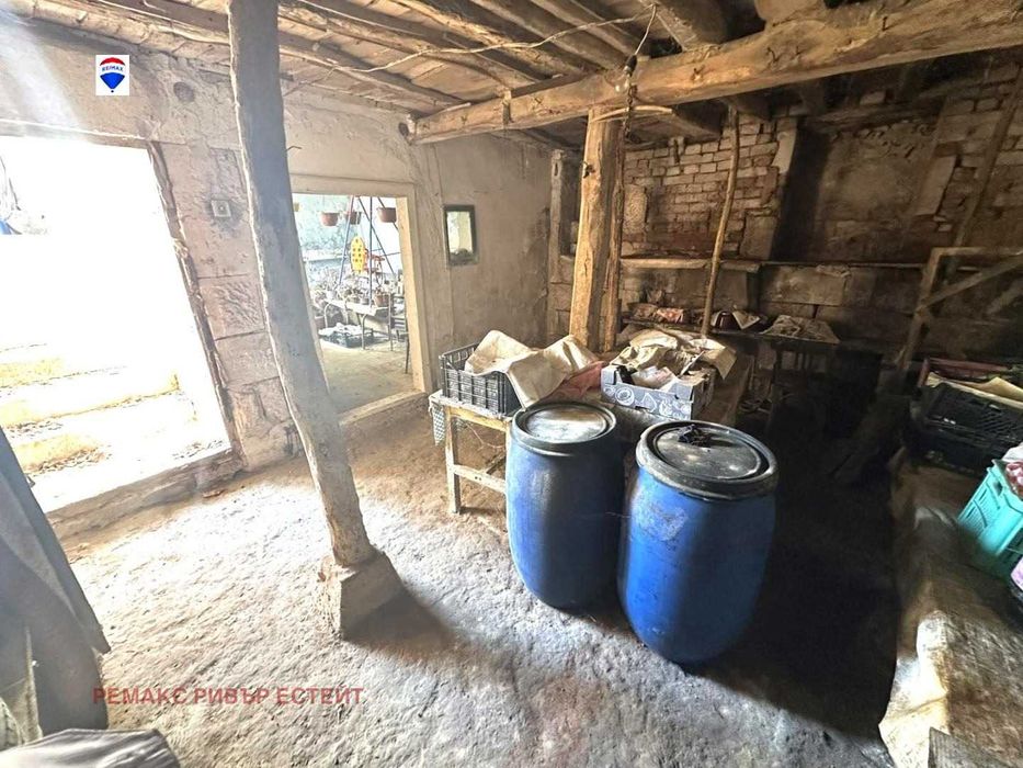 Селска къща за продажба в с. Иваново