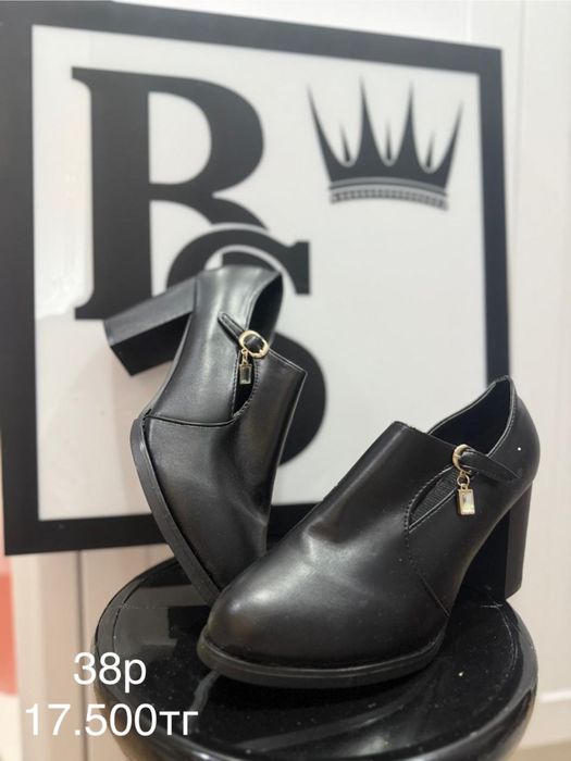 Продам обувь, кроссовки, ботинки, туфли