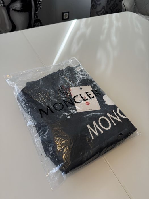Moncler блуза.