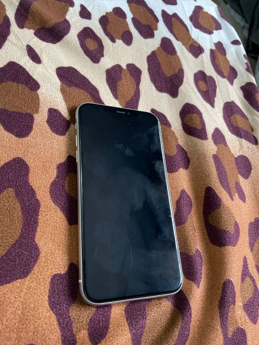 Vand sau schimb iphone 11