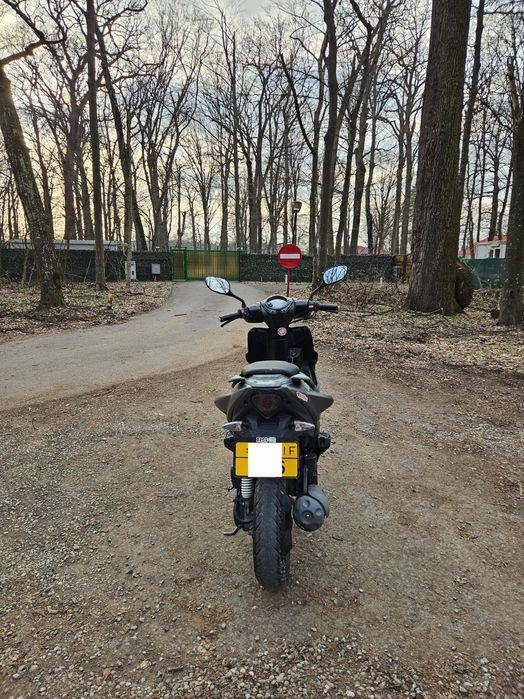 Vând yamaha aerox 4t