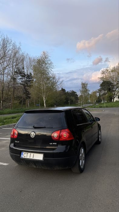 volkswagen  golf  V  1.6 benzina