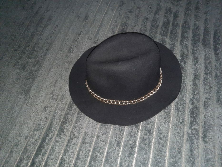 Шляпа стильная шерсть отдам почти даром