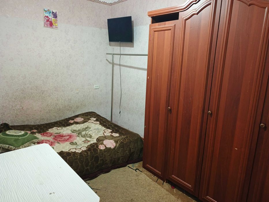 Срочно! 2к у метро Космонавтов, свой двор(огород), от собственника