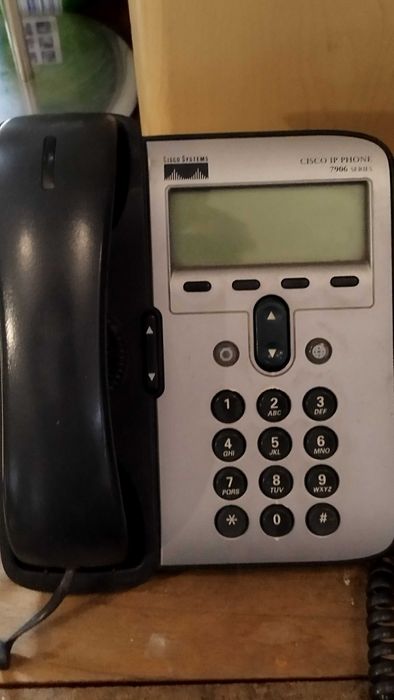 Cisco 7906 / 7911, VoIP телефон 192х64-pixel графичен LCD дисплей