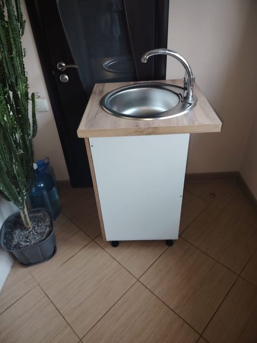 Продам кухонную тумбу мойку