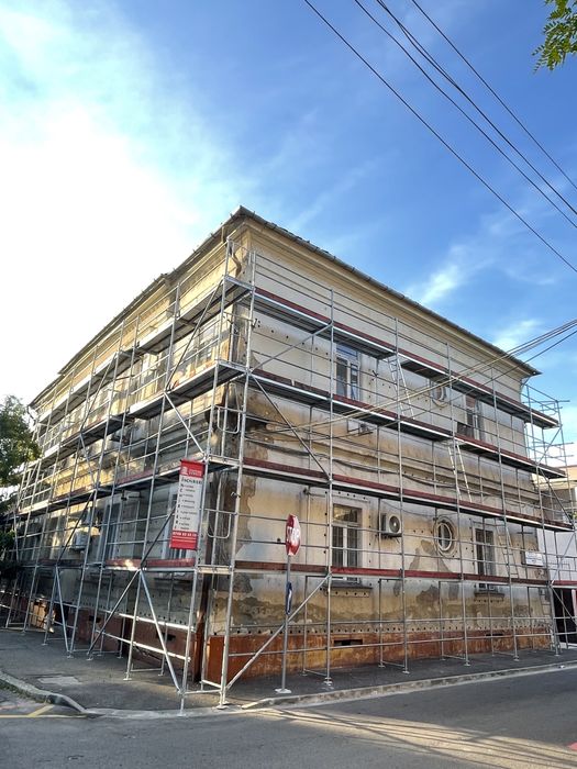 inchiriem schela cu montaj