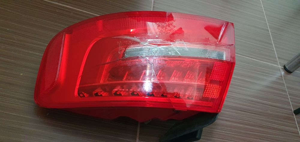Stop spate dreapta aripă audi a4b8.5 facelift.