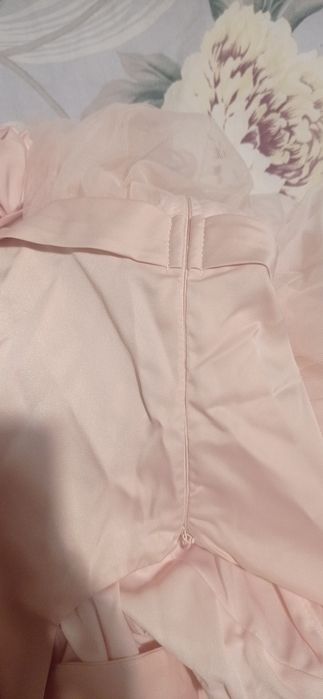 Красива лятна розова рокля с гол гръб