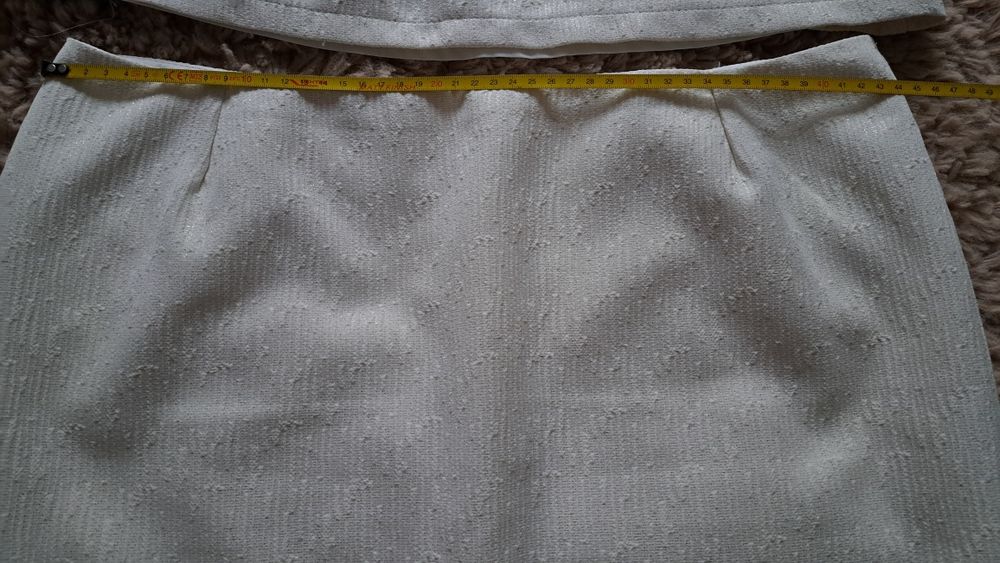 Costum fusta si bluza