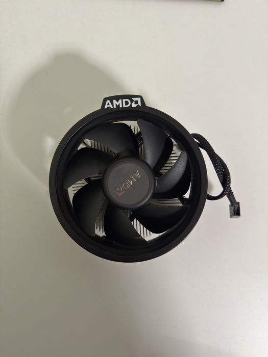 Kit Ryzen 5 5500 + 16GB Corsair DDR4 3200 CL16 + Cooler AMD | Testat