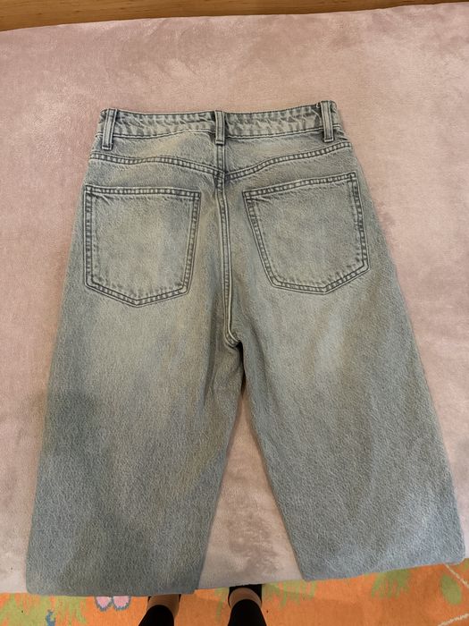 Продавам сиви дънки “mom fit” от зара