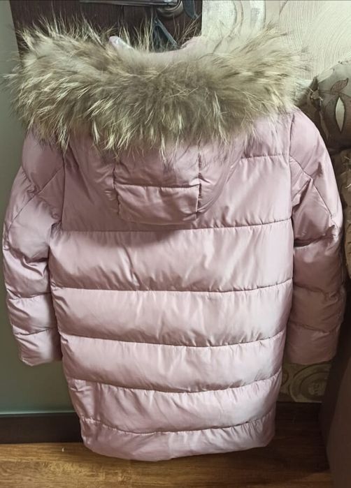 Продам теплую куртку на девочку