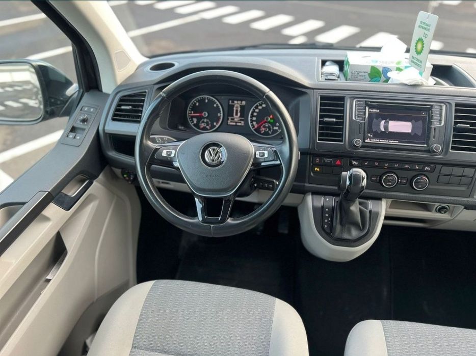 Inchirieri auto bus 9 locuri