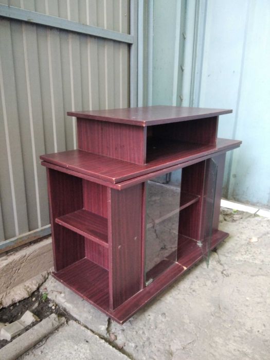 Продам тумбочку под телевизор