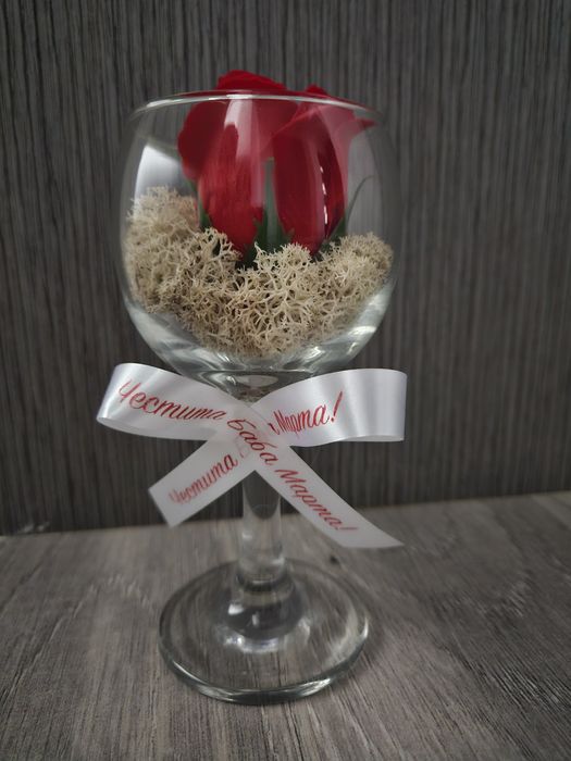 Рози със скандинавски мъх за всеки повод