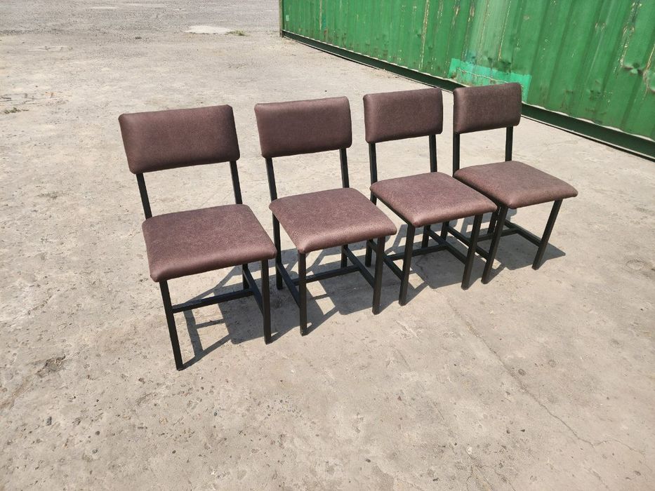 Табуретки, каркас из металического профиля 20х20