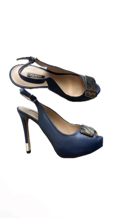 Tocuri elegante Guess