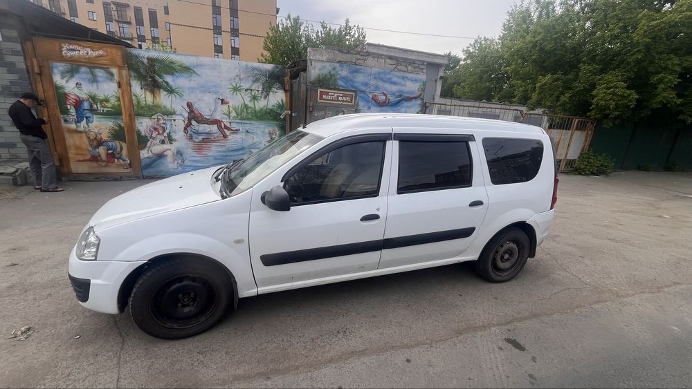 Lada Largus 2014