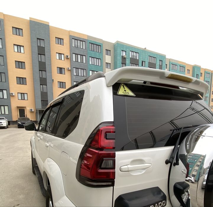 Задний фонарь prado 120