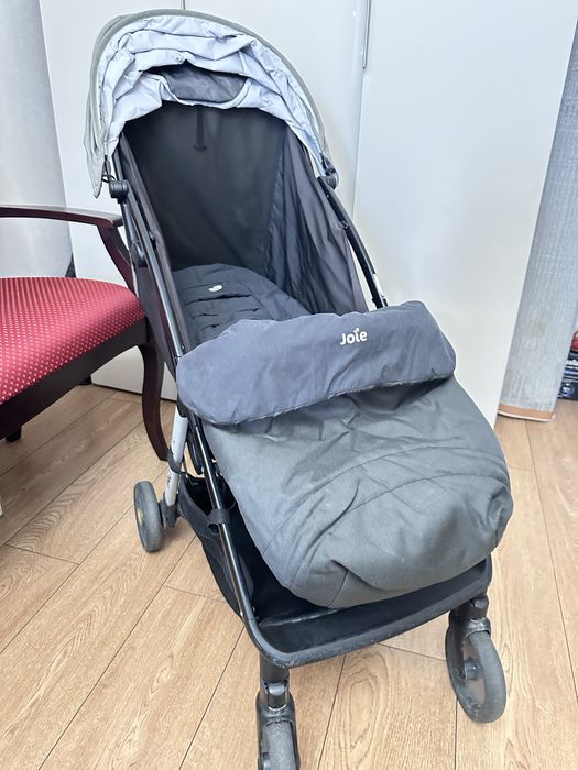 Коляская прогулочная joie pact max
