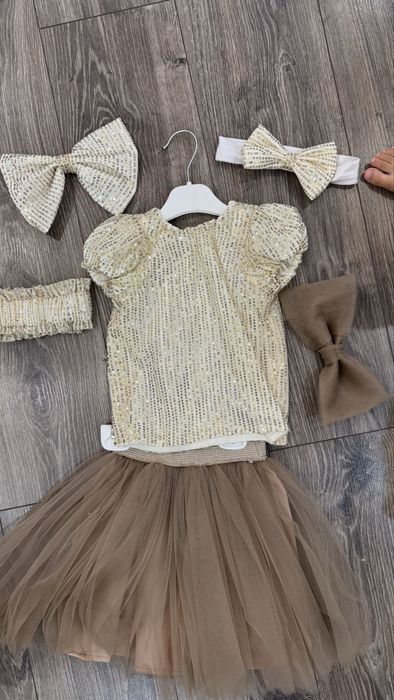 Продам костюмчик на годик