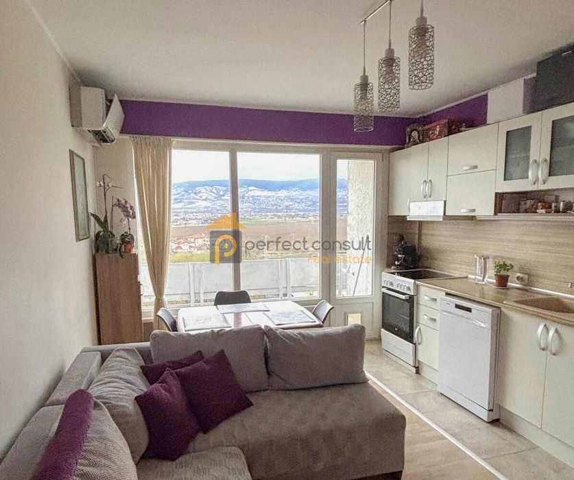 Продава се Тристаен апартамент в Пловдив, Христо Смирненски - 65 кв.м за 1824 €/кв.м - Снимка #1